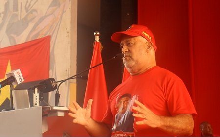 MPLA QUER RECUPERAR LUANDA: 1º SECRETÁRIO REÚNE COM MILITANTES