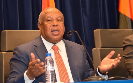 HIGINO CARNEIRO AVANÇA COM PRÉ-CANDIDATURA À LIDERANÇA DO MPLA