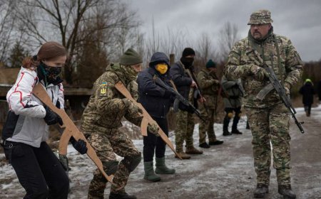 MORADORES DA CIDADE DE CHERKASSY REBELAM-SE CONTRA RECRUTADORES DO EXÉRCITO UCRANIANO