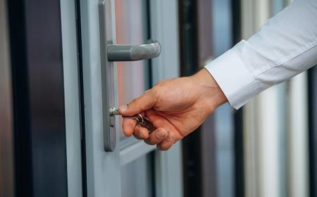 QUANDO A MÃO QUE ABRE A PORTA É TRAÍDA: A LEI DO RETORNO NEM SEMPRE FALHA