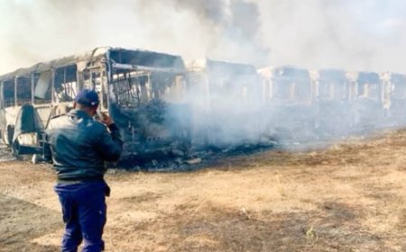 TCUL: INCÊNDIO NA BASE DO ZANGO DESTRÓI OITO AUTOCARROS