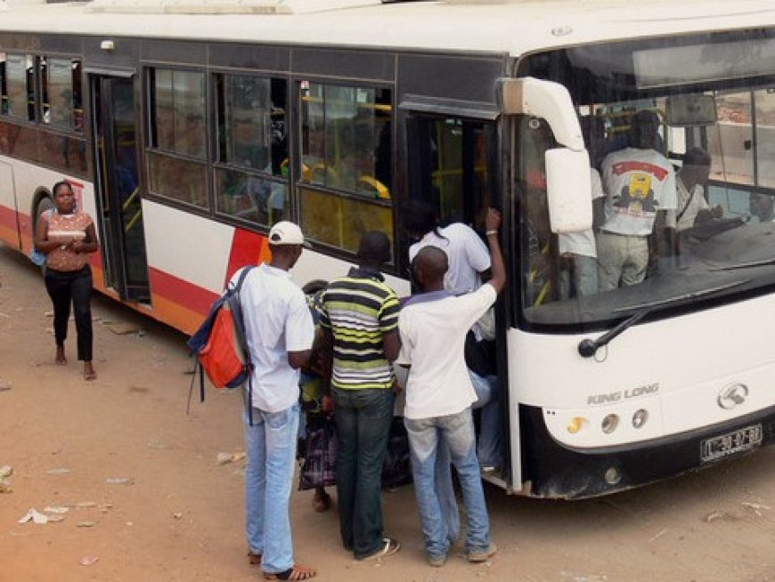 CIDADÃO CHORA APÓS FURTO DE TELEMÓVEL NUM AUTOCARRO