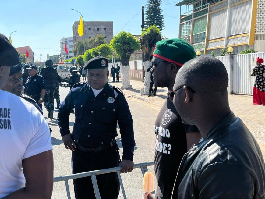 MANIFESTANTES NO HUAMBO ATRIBUEM NOTA NEGATIVA À ACTUAÇÃO POLICIAL  NA MARCHA CONTRA SUBIDA DO GASÓLEO