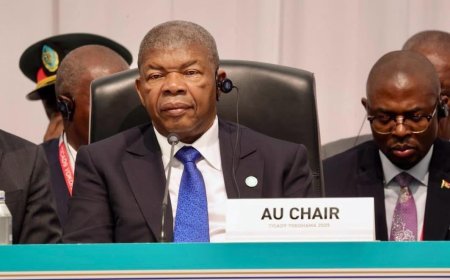 PRESIDENTE DA UNIÃO AFRICANA DEFENDE ACÇÃO URGENTE CONTRA POBREZA NO CONTINENTE