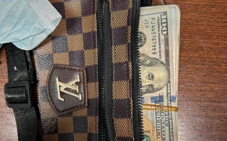 MULHER DETIDA NO AEROPORTO 4 DE FEVEREIRO POR TRANSPORTAR 27 MIL DÓLARES