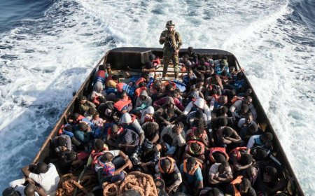 BARCO COM IMIGRANTES NAUFRAGA NA COSTA DA ÁFRICA OCIDENTAL E FAZ 70 MORTOS