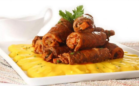 BIFE À ROLÊ COM BACON E CENOURA