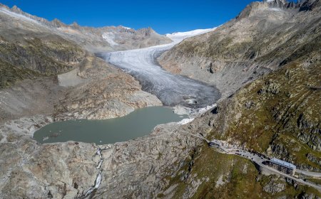 GELEIRAS SUÍÇAS PERDEM UM QUARTO DO SEU VOLUME EM UMA DÉCADA