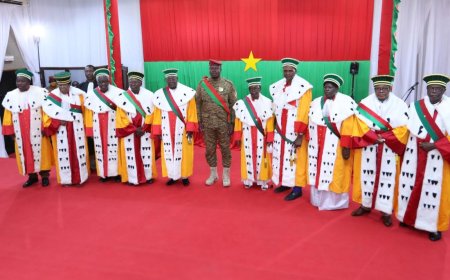 JUÍZES DO BURKINA PASSAM A USAR TRAJES PAN-AFRICANOS INSPIRADOS NA CULTURA LOCAL