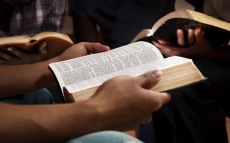 EVANGÉLICOS AGASTADOS COM EXCESSO DE POLÍTICA NAS IGREJAS