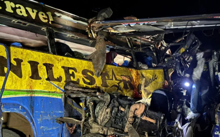 COLISÃO ENTRE DOIS AUTOCARROS DEIXA MAIS DE 60 MORTOS NO UGANDA