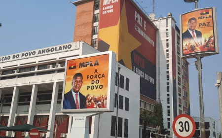 MPLA FELICITA CONDECORAÇÃO DOS SIGNATÁRIOS DOS ACORDOS DE ALVOR