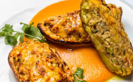 BATATA DOCE ASSADA NO FORNO COM SALMÃO FUMADO, ATUM E MILHO
