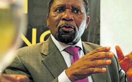 POLÍTICO DIZ EXISTIREM EM ANGOLA CIDADÃOS QUE SE JULGAM MAIS DONOS DO PAÍS DO QUE OUTROS