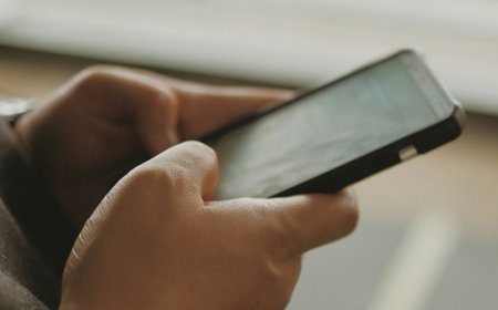 APLICATIVO DE INTELIGÊNCIA ARTIFICIAL QUE REVIVE FAMILIARES MORTOS CAUSA DEBATE SOBRE TECNOLOGIA DO LUTO