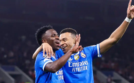 APÓS O SUSTO MBAPPÉ FAZ HISTÓRIA NA GRÉCIA