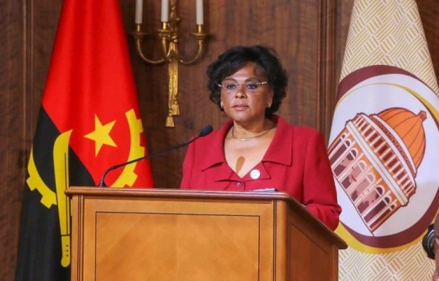 CAROLINA CERQUEIRA PROPÕE LEI PARA IMPEDIR CASAMENTO INFANTIL