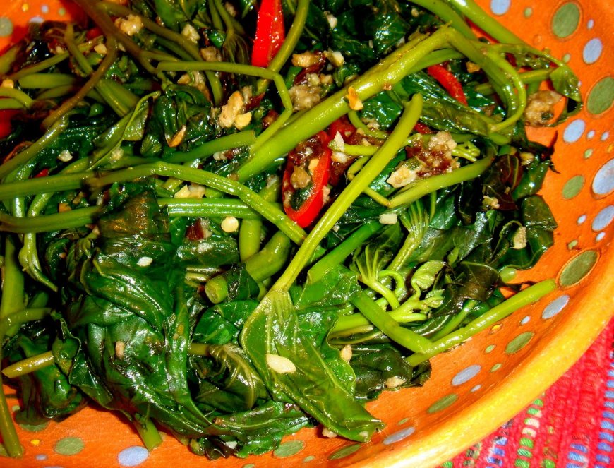 REFOGADO DE FOLHA DE BATATA-DOCE (RAMA)