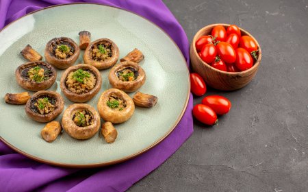 COGUMELO  ASSADO COM CEBOLA ROXA