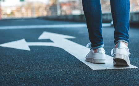 CRÓNICA DA CIDADE QUE ANDA COM  A REVOLUÇÃO DAS PERNAS