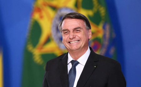 SUPREMO TRIBUNAL BRASILEIRO AUTORIZA CIRURGIA DE BOLSONARO APÓS TER REJEITADO PRISÃO DOMICILIÁRIA