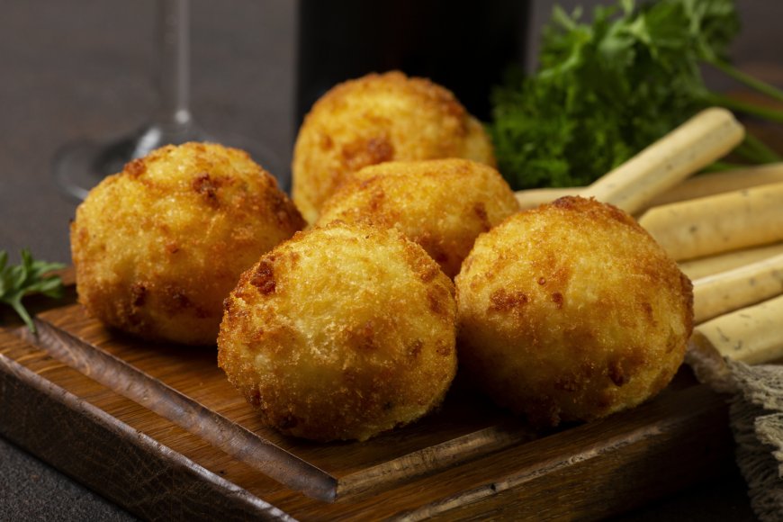 BOLINHOS DE BACALHAU COM BATATA-DOCE