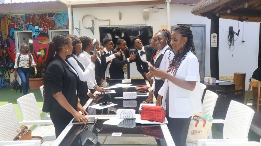 MAIS DE 40 JOVENS BENEFICIARAM-SE DO CURSO GRATUITO DE JORNALISMO EM LUANDA