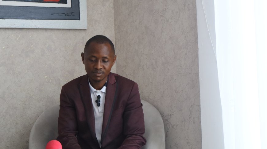 EVANGELISTA APONTA FALSAS PROFECIAS  NAS  IGREJAS E CRITICA OS SERVOS DE DEUS