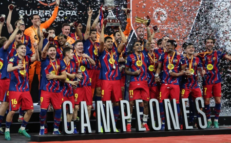 BARCELONA CONQUISTA SUPERTAÇA DE ESPANHA COM BIS DE RAPHINHA