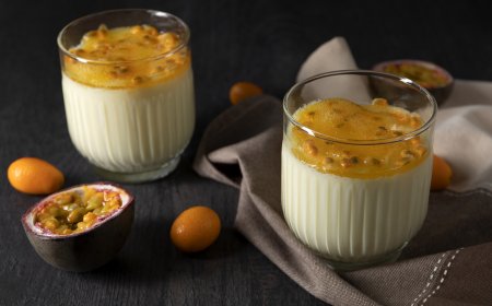 MOUSSE DE MANGA E MARACUJÁ COM LEITE DE COCO