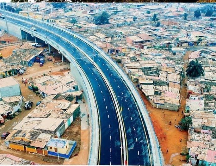 NO CAZENGA: AVÔ SUSPEITO DE QUEIMAR NETO COM ÁGUA QUENTE