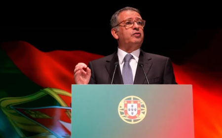 NO SEU 1º DISCURSO COMO PRESIDENTE ELEITO ANTÓNIO JOSÉ SEGURO AFIRMA QUE 'VENCEDORES DESSA NOITE SÃO OS PORTUGUESES E A DEMOCRACIA'