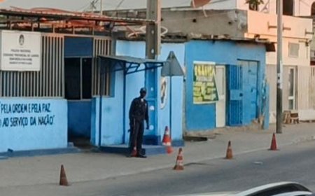 OFICIAL DA POLÍCIA FAZ REFÉNS COLEGAS DA ESQUADRA DE SÃO PEDRO DA BARRA