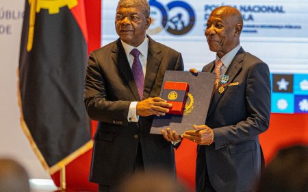 JOÃO LOURENÇO CONDECORA 204 ALTAS FIGURAS DA POLÍCIA NACIONAL NO JUBILEU DOS 50 ANOS