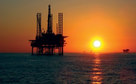 PETRÓLEO EM ALTA: CONFLITO NO MÉDIO ORIENTE IMPULSIONA RECEITAS DE ANGOLA