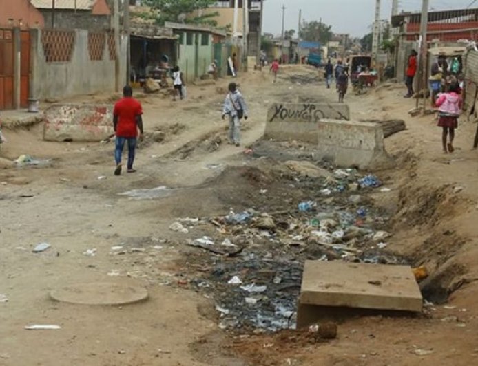 CAZENGA:ENTRE A SÉTIMA E A OITAVA, O MEDO ATRAVESSA A RUA ANTES DAS PESSOAS