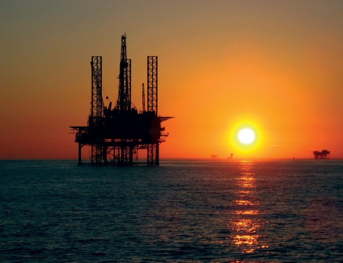 PETRÓLEO EM ALTA: CONFLITO NO MÉDIO ORIENTE IMPULSIONA RECEITAS DE ANGOLA