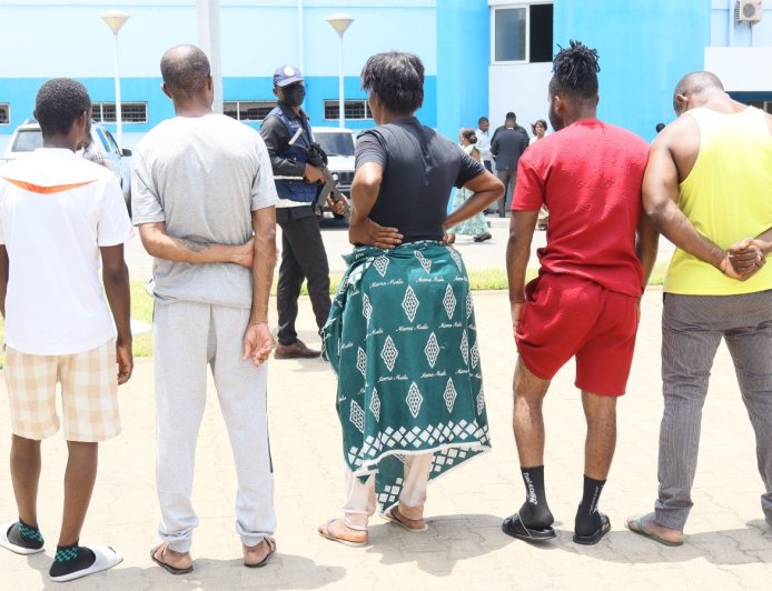 SIC FRUSTRA ASSALTO A COMERCIANTE ESTRANGEIRO E DETÉM CINCO SUSPEITOS EM TALATONA