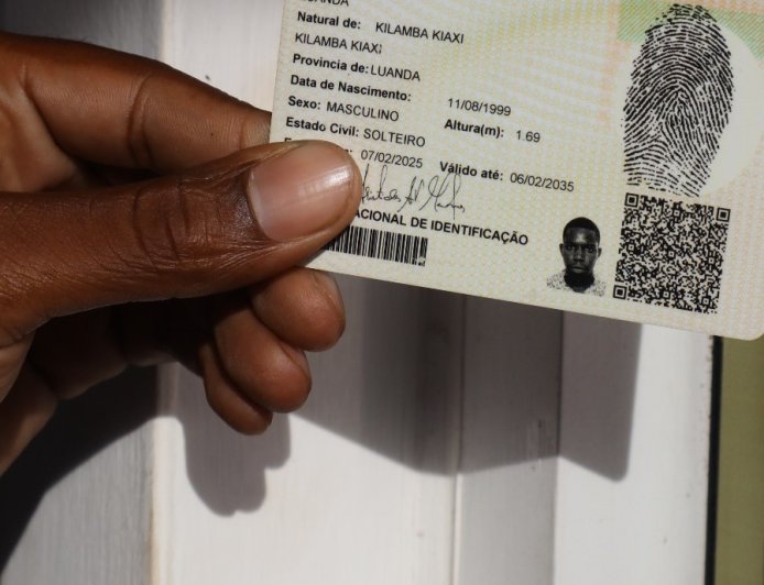 ANGOLANOS DIVIDIDOS SOBRE EXIGÊNCIA DE B.I PARA REGISTO DE ÓBITOS
