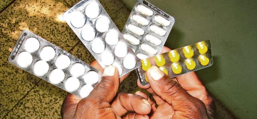 VENDA ILEGAL DE MEDICAMENTOS NOS MERCADOS INFORMAIS