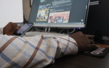 ACESSO ÀS REDES SOCIAIS PROIBIDO A MENORES DE 15 ANOS