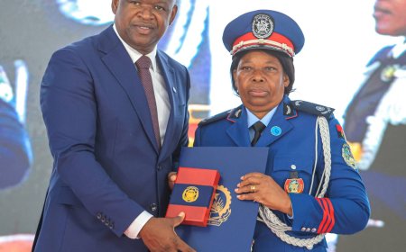 HERÓIS DE FARDA HOMENAGEADOS: 160 AGENTES DA PNA CONDECORADOS POR DEDICAÇÃO AO PAÍS