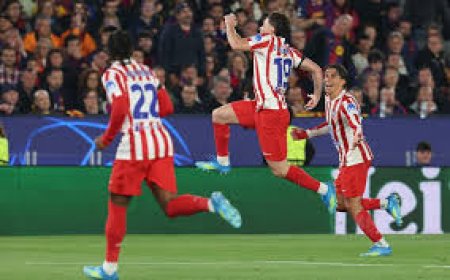 ATLÉTICO QUEBRA TABU NO CAMP NOU E COLOCA BARCELONA À BEIRA DA ELIMINAÇÃO