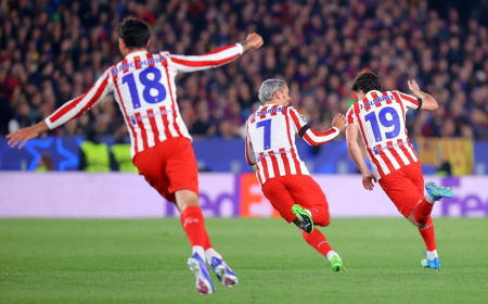 ATLÉTICO QUEBRA TABU NO CAMP NOU E COLOCA BARCELONA À BEIRA DA ELIMINAÇÃO