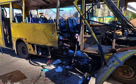 ATAQUE COM DRONE RUSSO ATINGE AUTOCARRO E MATA CINCO CIVIS NA UCRÂNIA