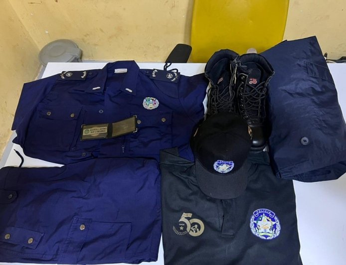 FALSO SUBCOMISSÁRIO DA POLÍCIA NACIONAL DETIDO NO CALUMBO