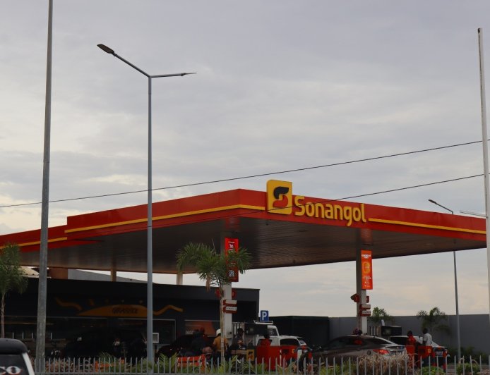 ANGOLA EM RISCO DE FALHAS NO ABASTECIMENTO DE COMBUSTÍVEL A PARTIR DE ABRIL