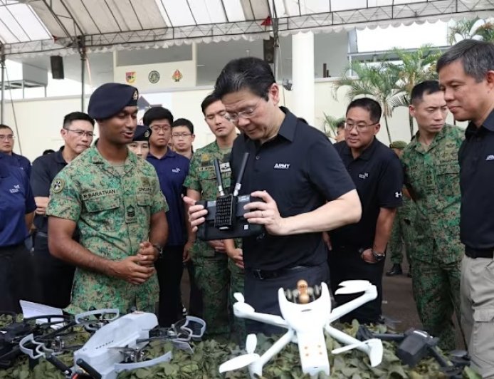 PRIMEIRO-MINISTRO DE SINGAPURA DEFENDE APOSTA EM TECNOLOGIA MODERNA PARA ADAPTAR-SE ÀS NOVAS TENDÊNCIAS DE GUERRA