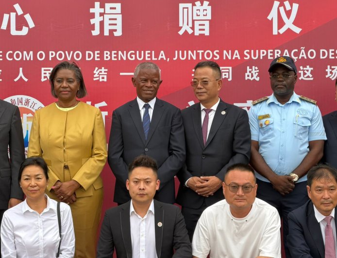 EMPRESAS CHINESAS REFORÇAM SOLIDARIEDADE EM BENGUELA COM DOAÇÃO DE 200 TONELADAS DE BENS
