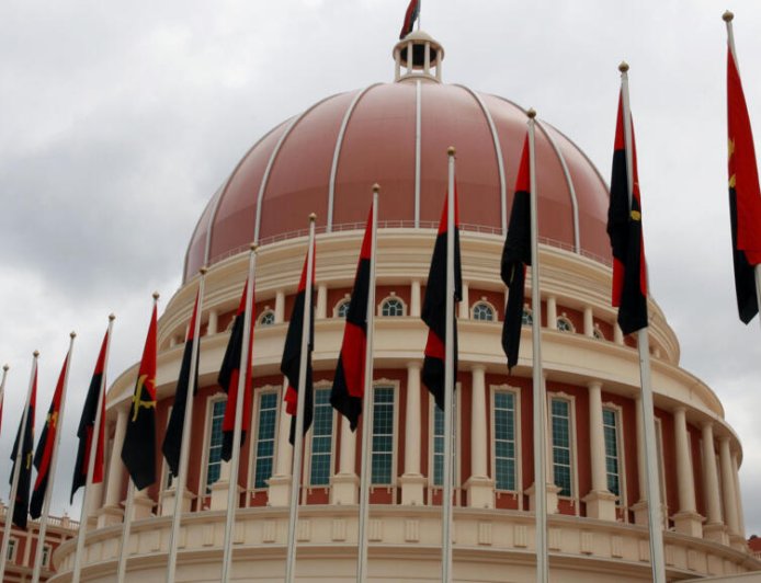 ASSEMBLEIA NACIONAL APROVA TV PARLAMENTO COMO INSTRUMENTO DE TRANSPARÊNCIA E PROXIMIDADE INSTITUCIONAL